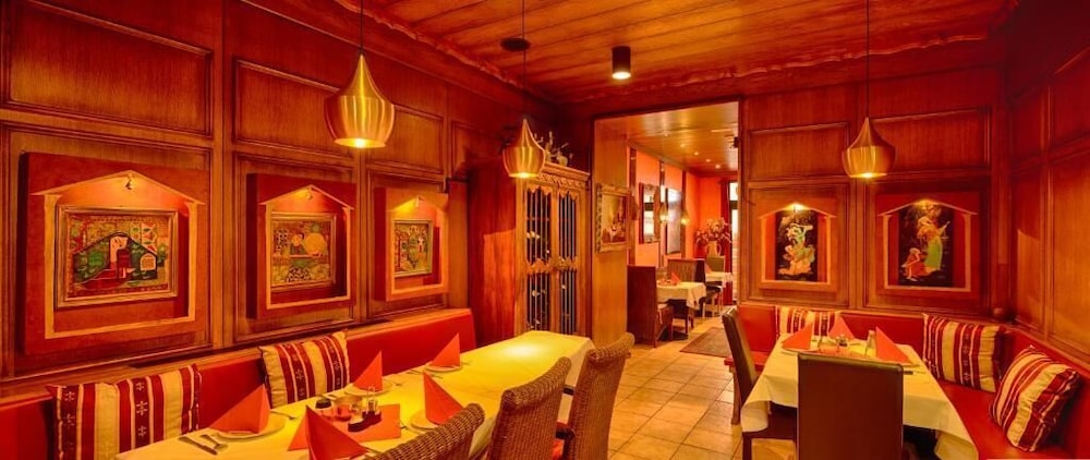 Hotel Little Paris 48/59