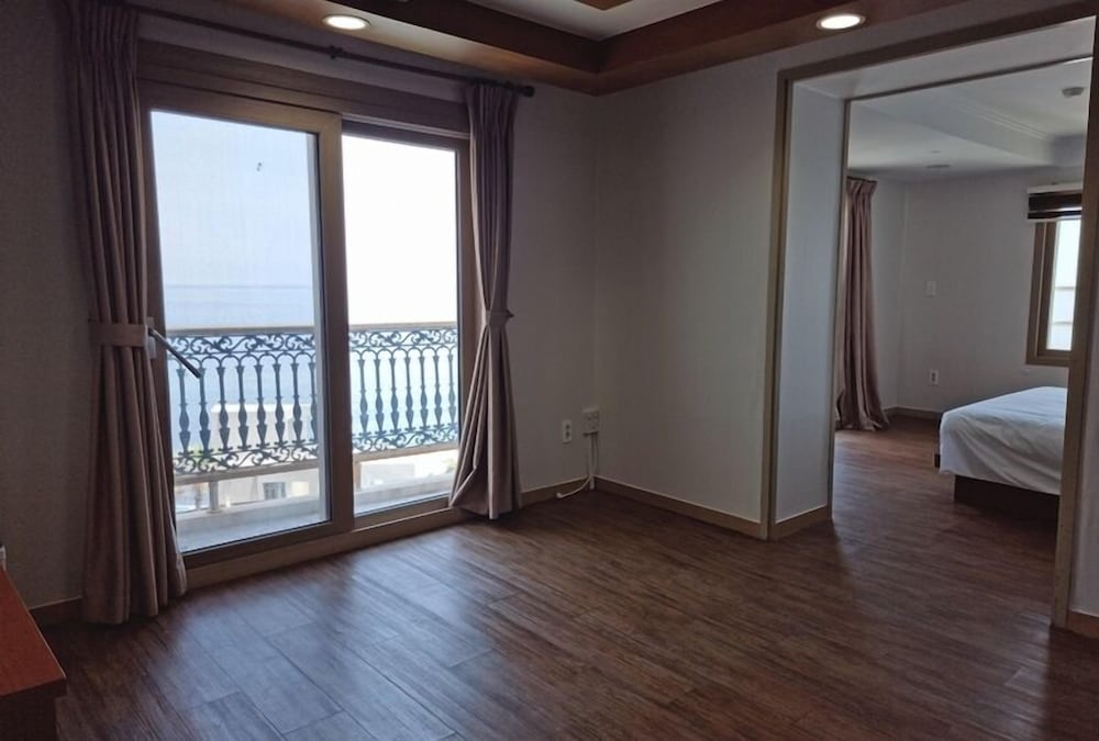 Navis Hotel & Pension 32/41