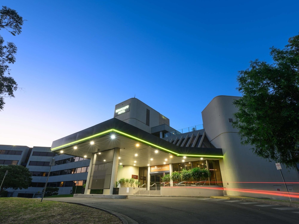 Mercure Penrith 3/69