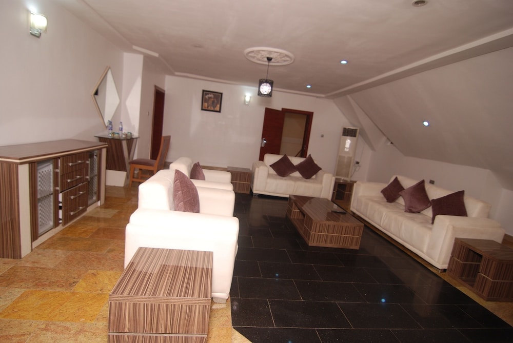The Grosvenor Suite 15/47