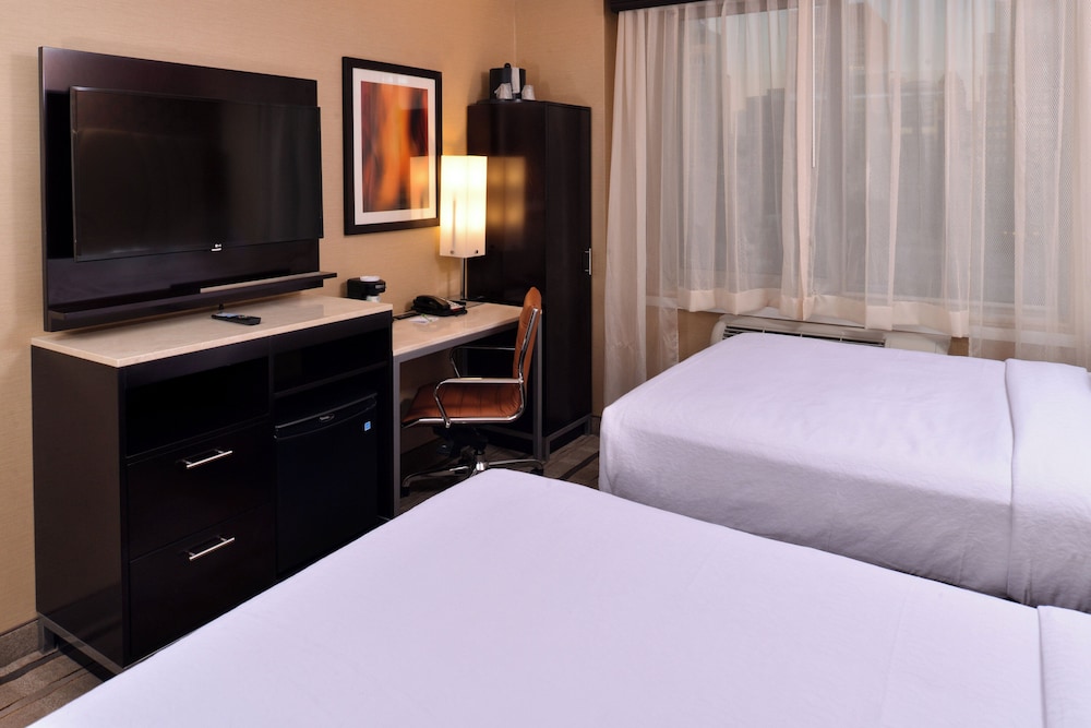 Holiday Inn New York City - Times Square 20/56