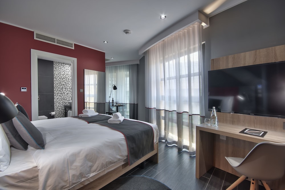 BE HOTEL 25/78