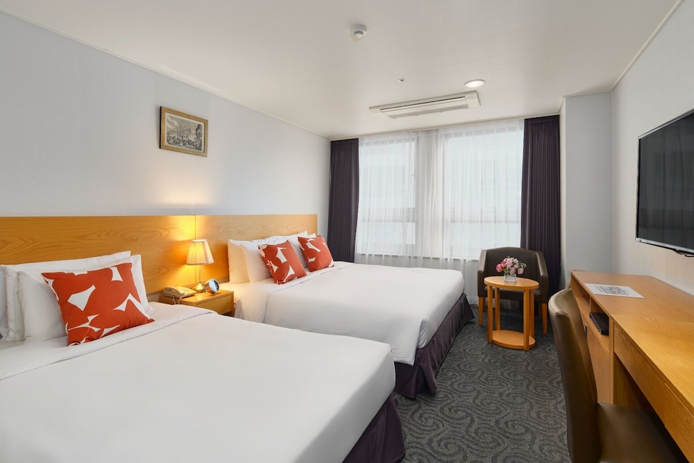 SUPERIOR, FAMILY, TWIN BEDS