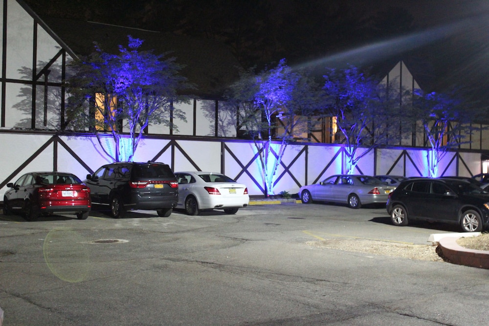 East Norwich Inn-Oyster Bay, Long Island, NY 48/54