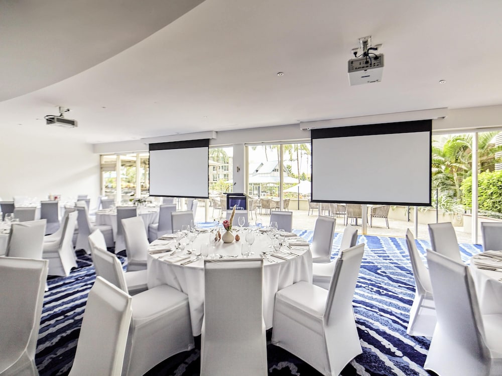 Novotel Cairns Oasis Resort 68/80