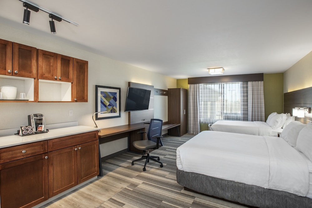 Holiday Inn Express Hotel Suites Medicine Hat Transcanada Hwy 26/75
