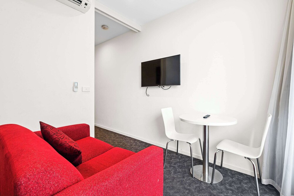 Comfort Apartments Box Hill 32/49