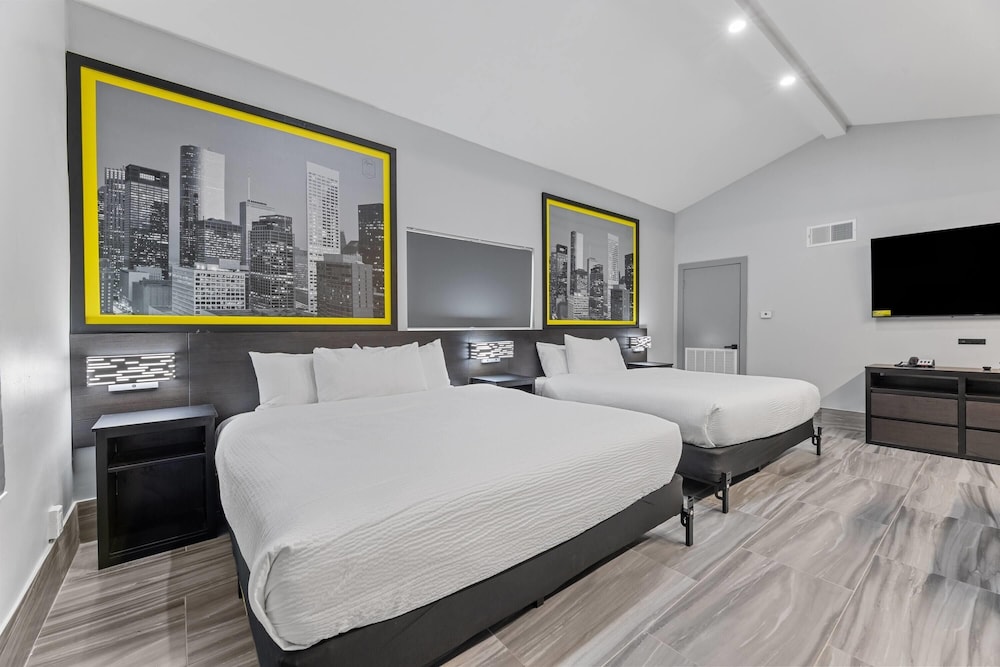 جناح بسريرين كينج، Super 8 by Wyndham Texas City 2/7