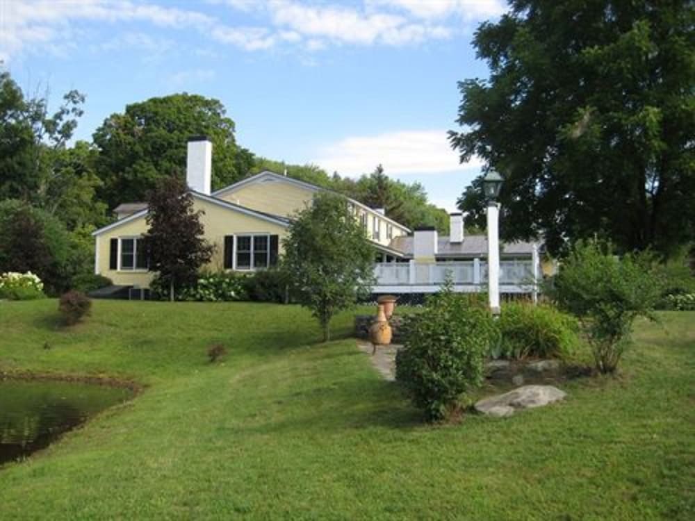 Inn at Clearwater Pond 38/51