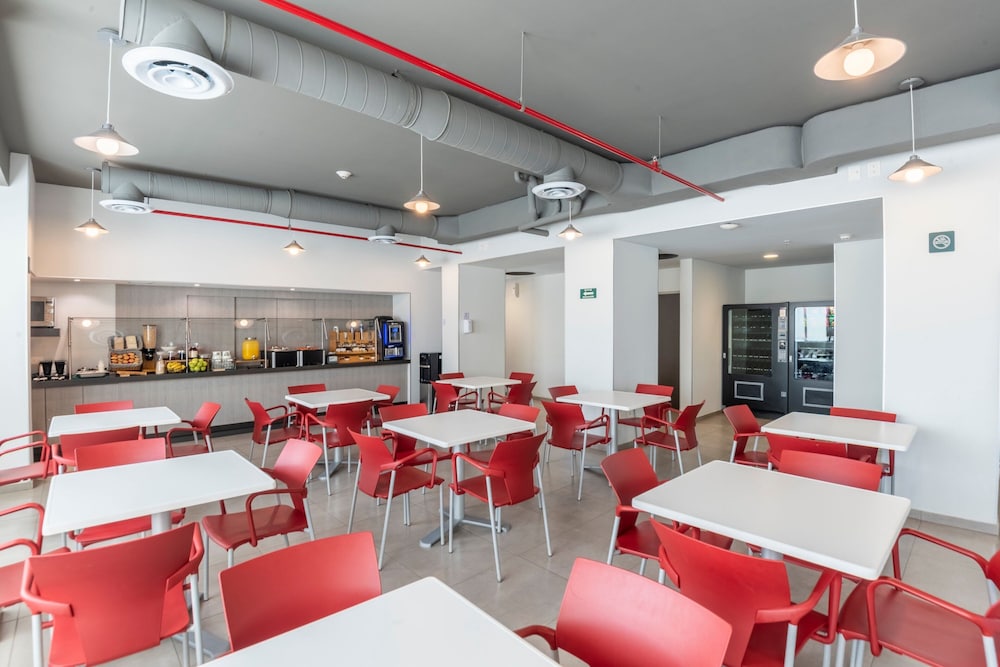 City Express Junior by Marriott Merida Altabrisa 33/47