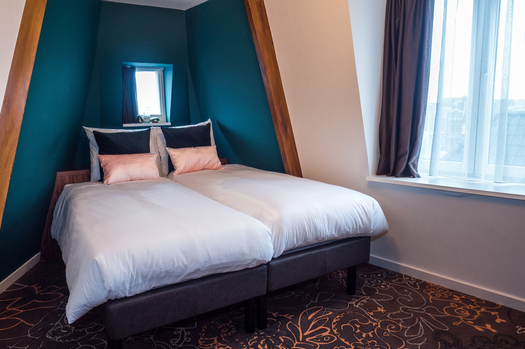 ROOM, TRIPLE, 3 BEDS