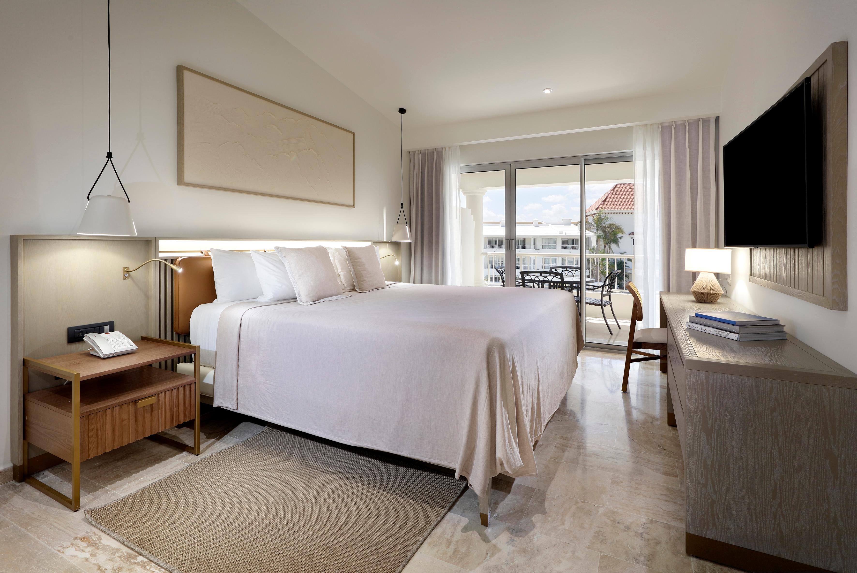Master, Suite, Double Bed, Pool View