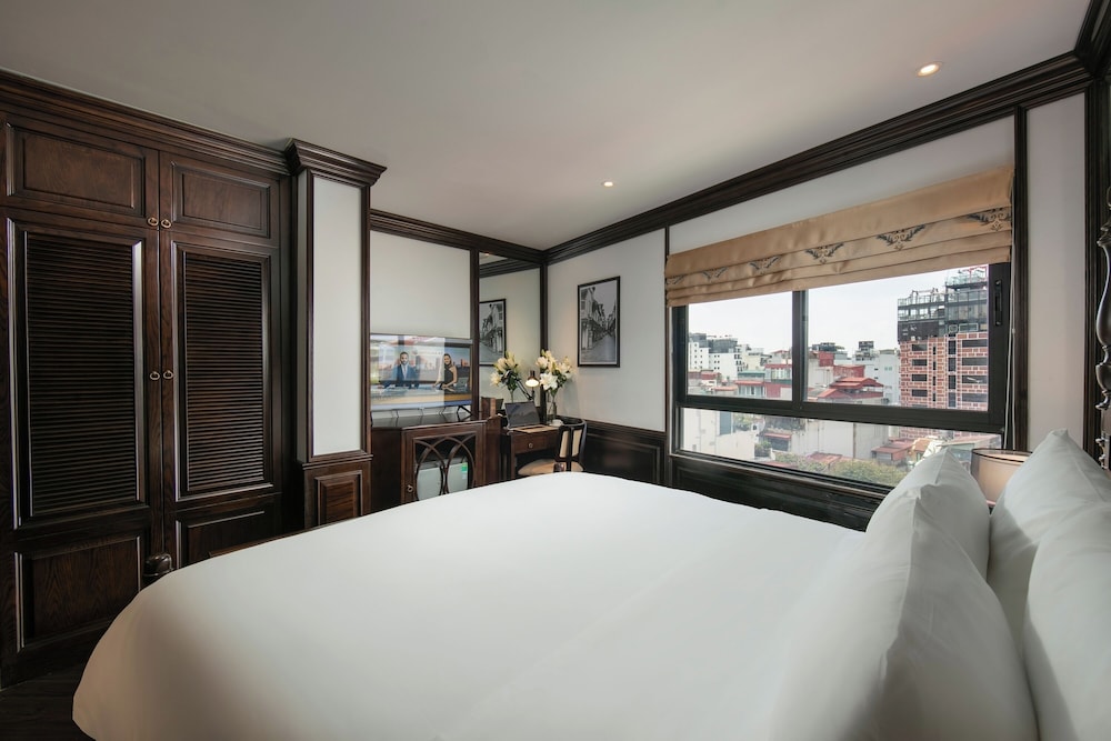 MAY DE VILLE Crown Hotel 10/46
