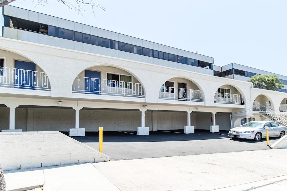 Motel6 Orange, CA - Anaheim 26/33