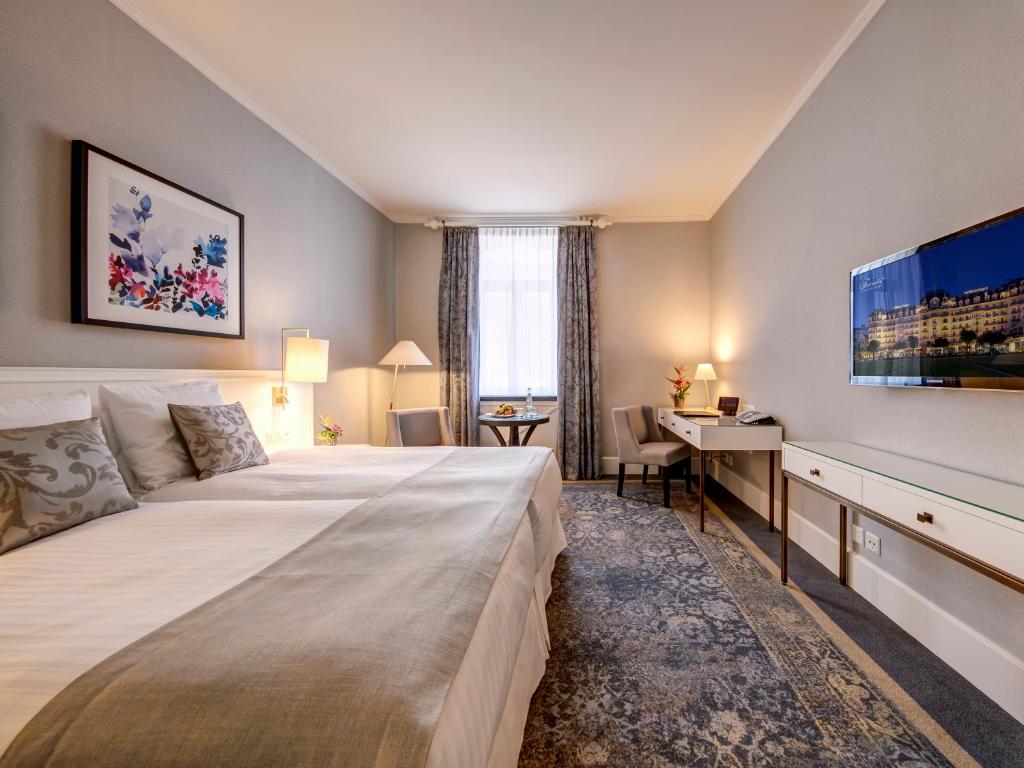 Deluxe, King Bed