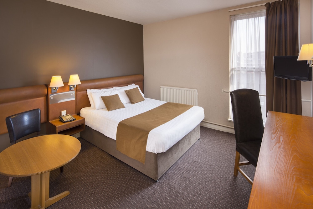 St James Hotel 11/52