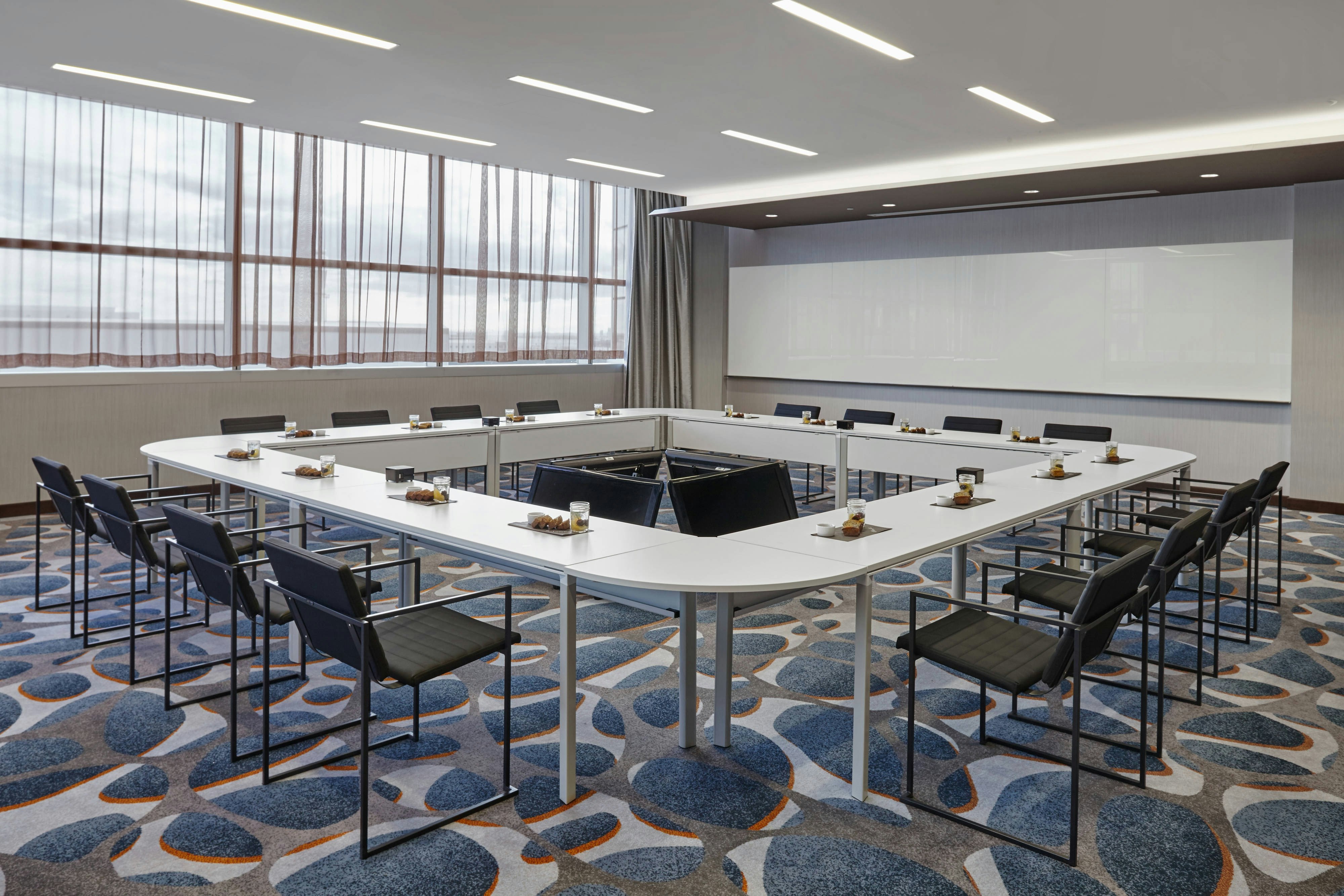 CALGARY AIRPORT MARRIOTT IN-TERMINAL HOTEL 26/33