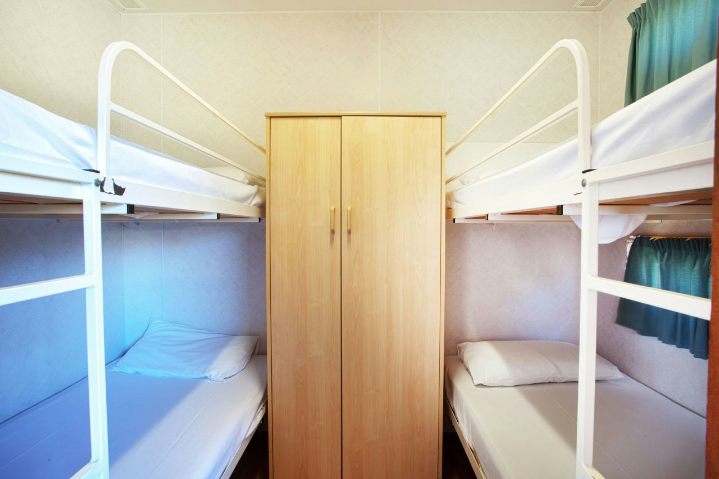 2 BEDROOMS, CABIN, PET FRIENDLY