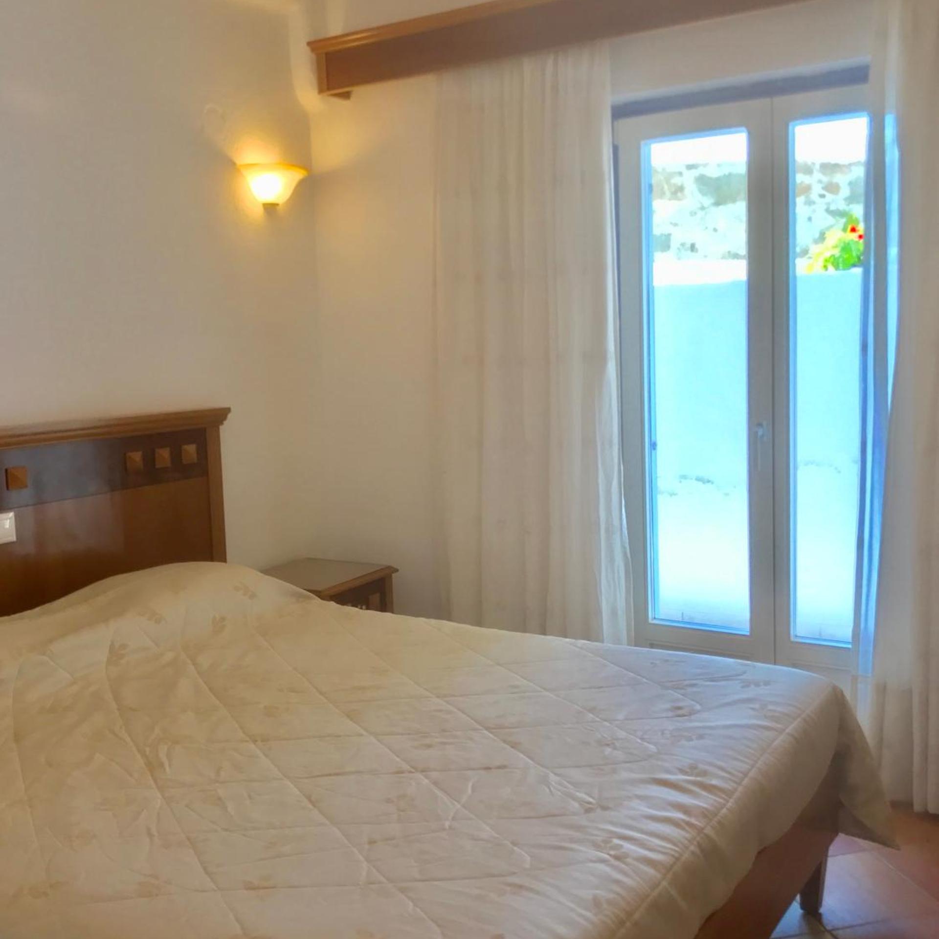 Semi Basement, Economy, Double Bed