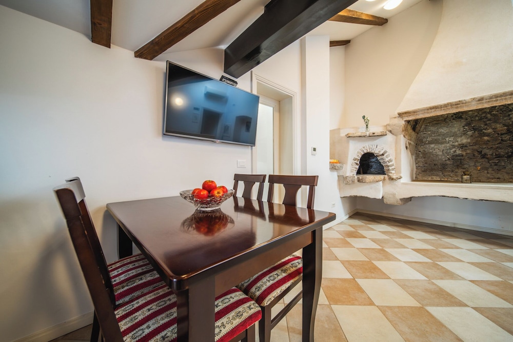 SUNce Palace Apartments 37/48