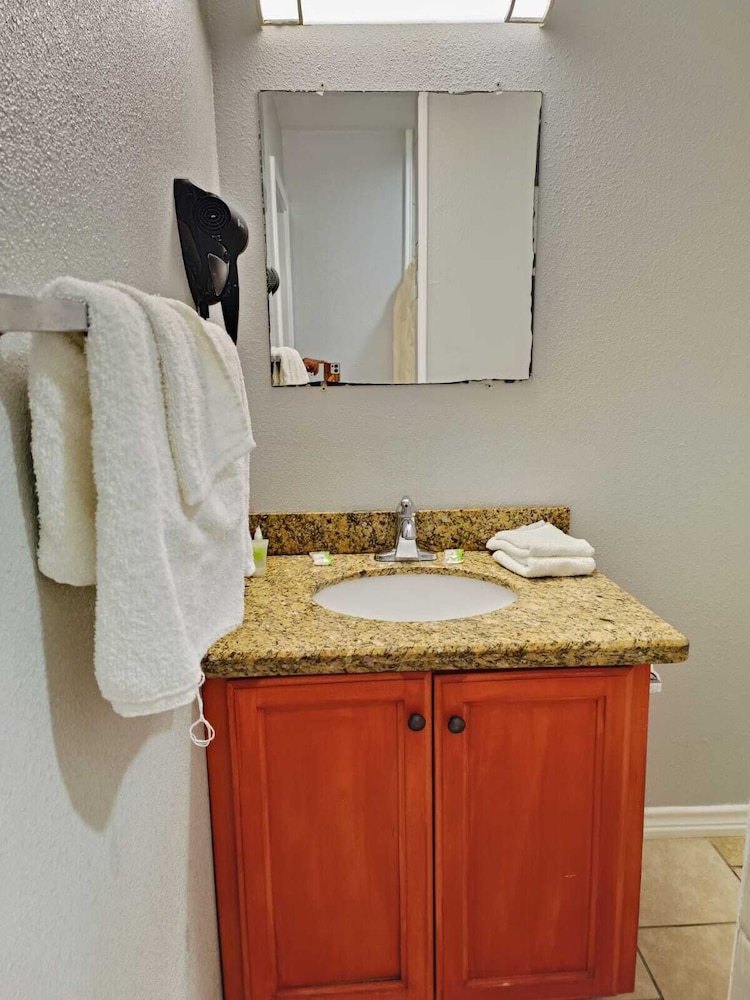 Village Inn Motel Rockport near Aransas Bay 49/50