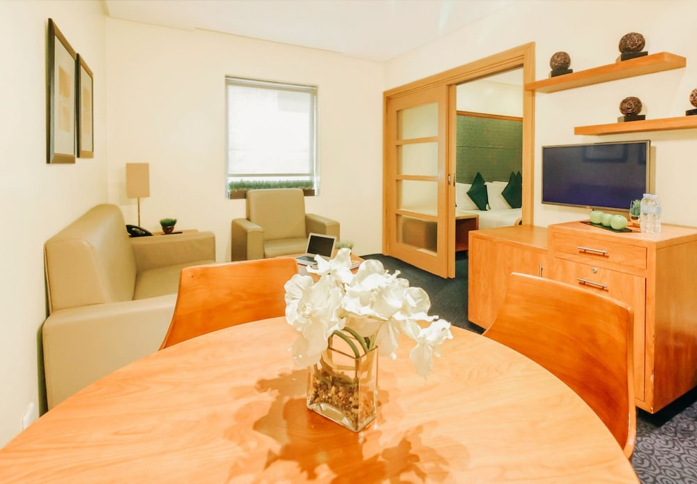 Greenhills Elan Hotel Modern 50/56
