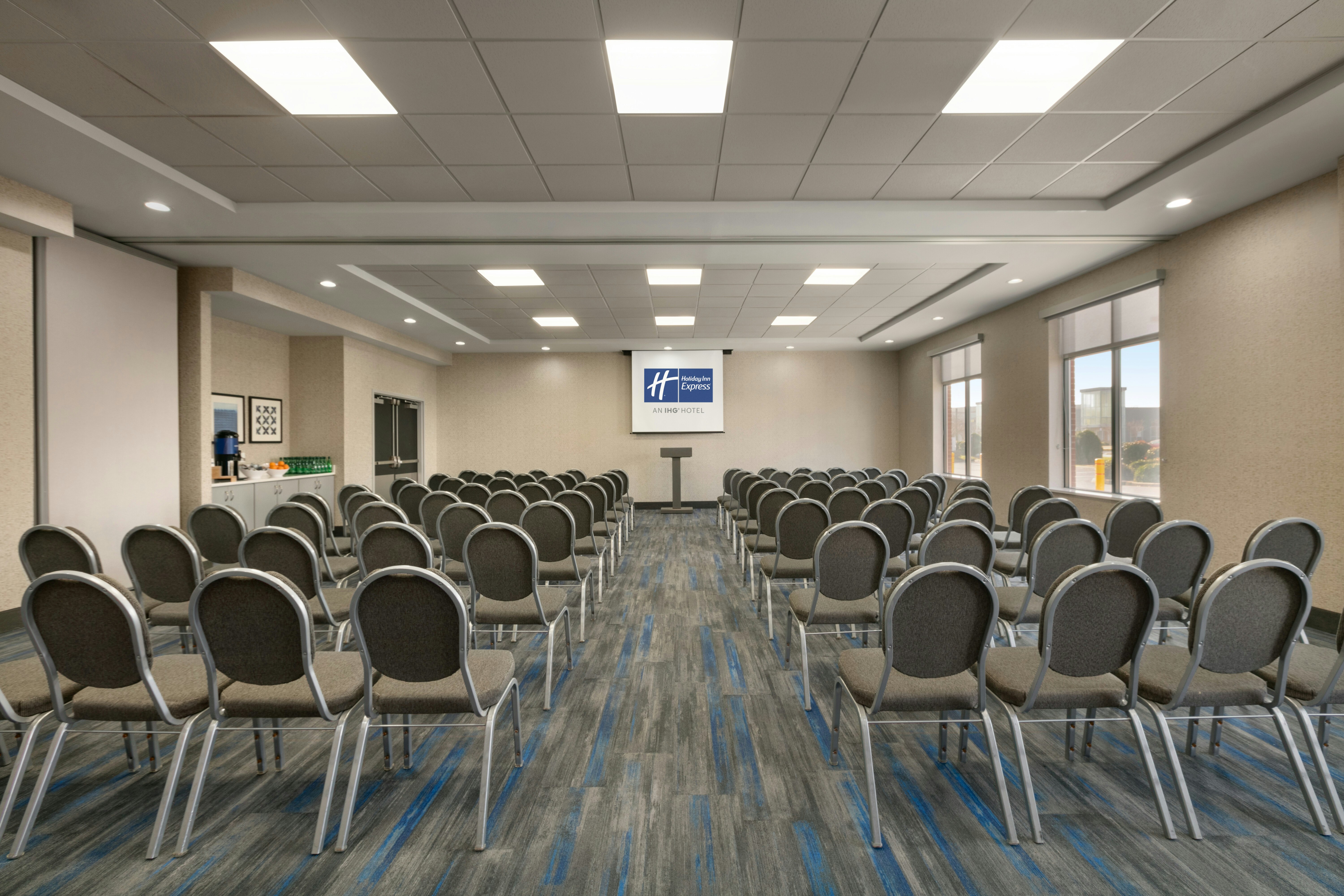 Holiday Inn Express Hotel And Suites Norfolk Airport 49/60