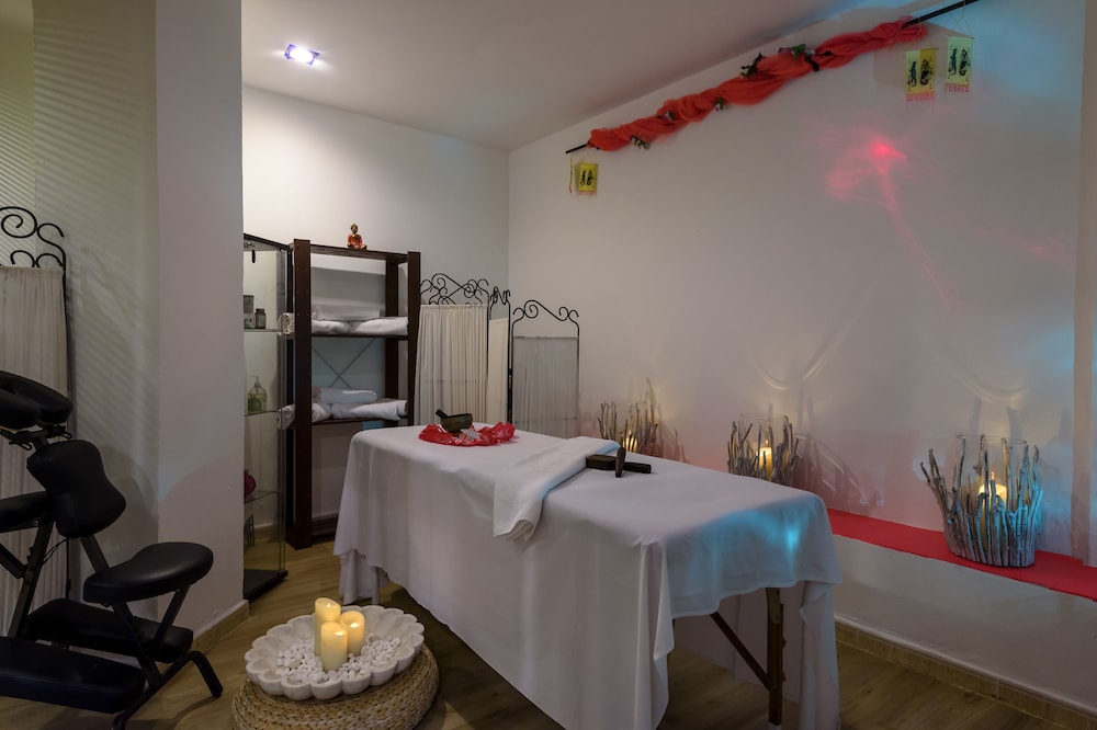 Tropic Garden Hotel & Apartments 44/73