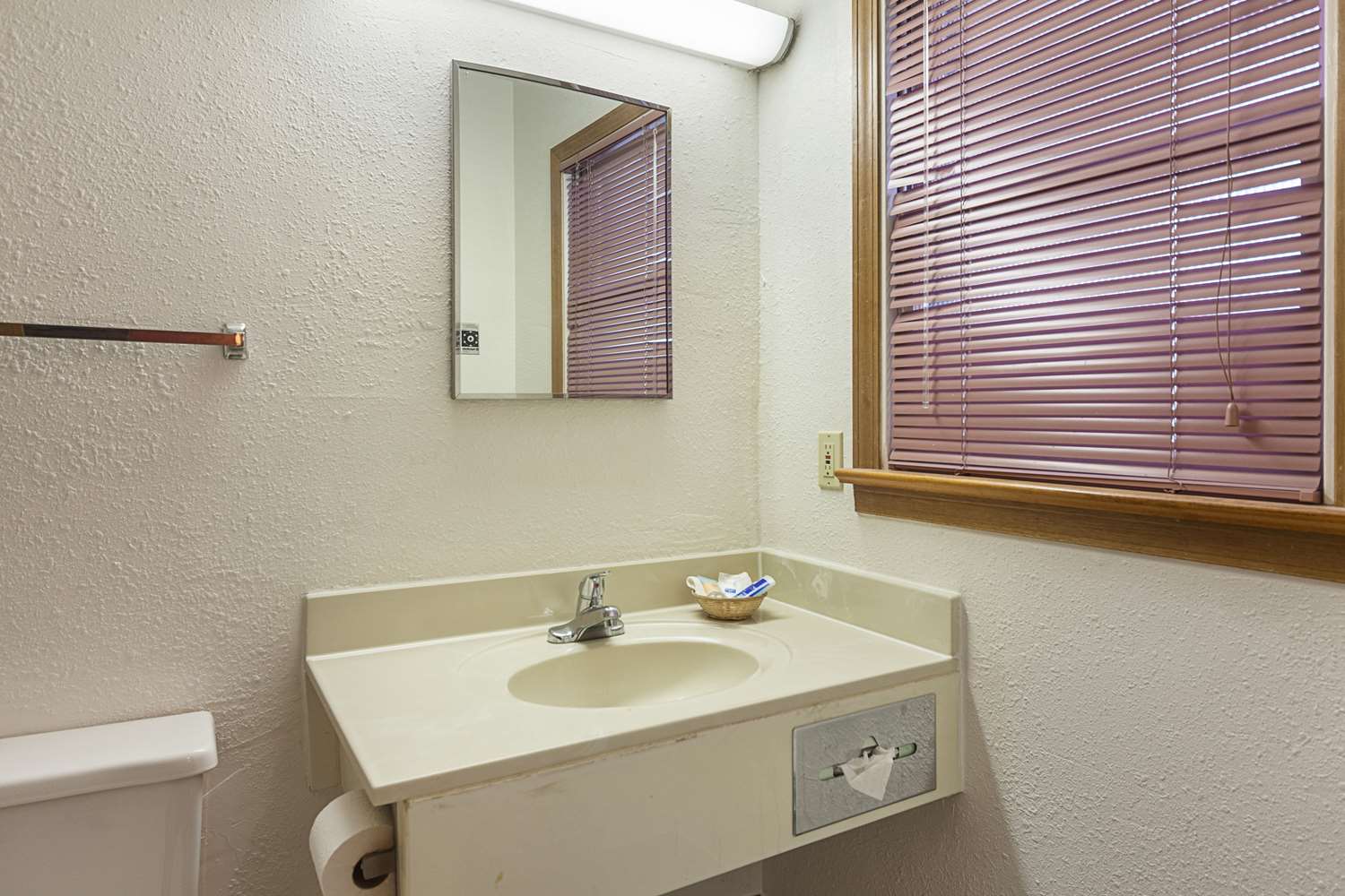 Rodeway Inn Wauseon OH 40/41