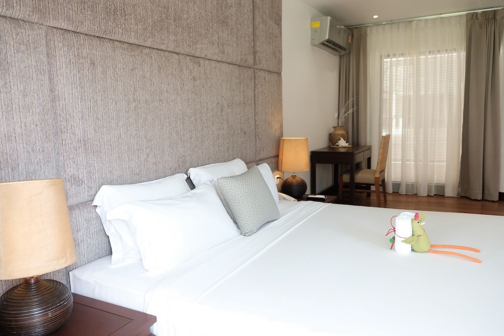 Baan Laimai Beach Resort 23/66