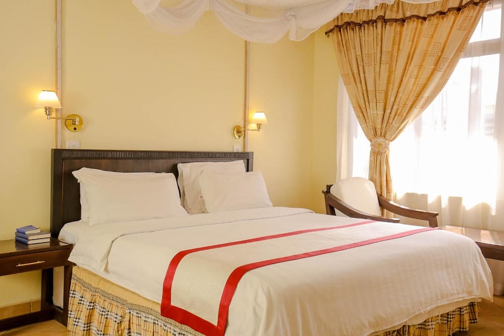 New Safari Hotel 10/35