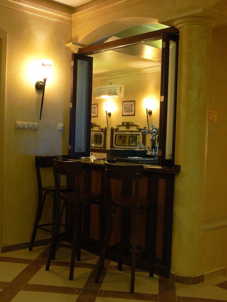 Old Miskolcz Hotel & Restaurant 28/34