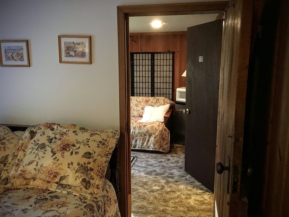 Gateway Inn 23/63