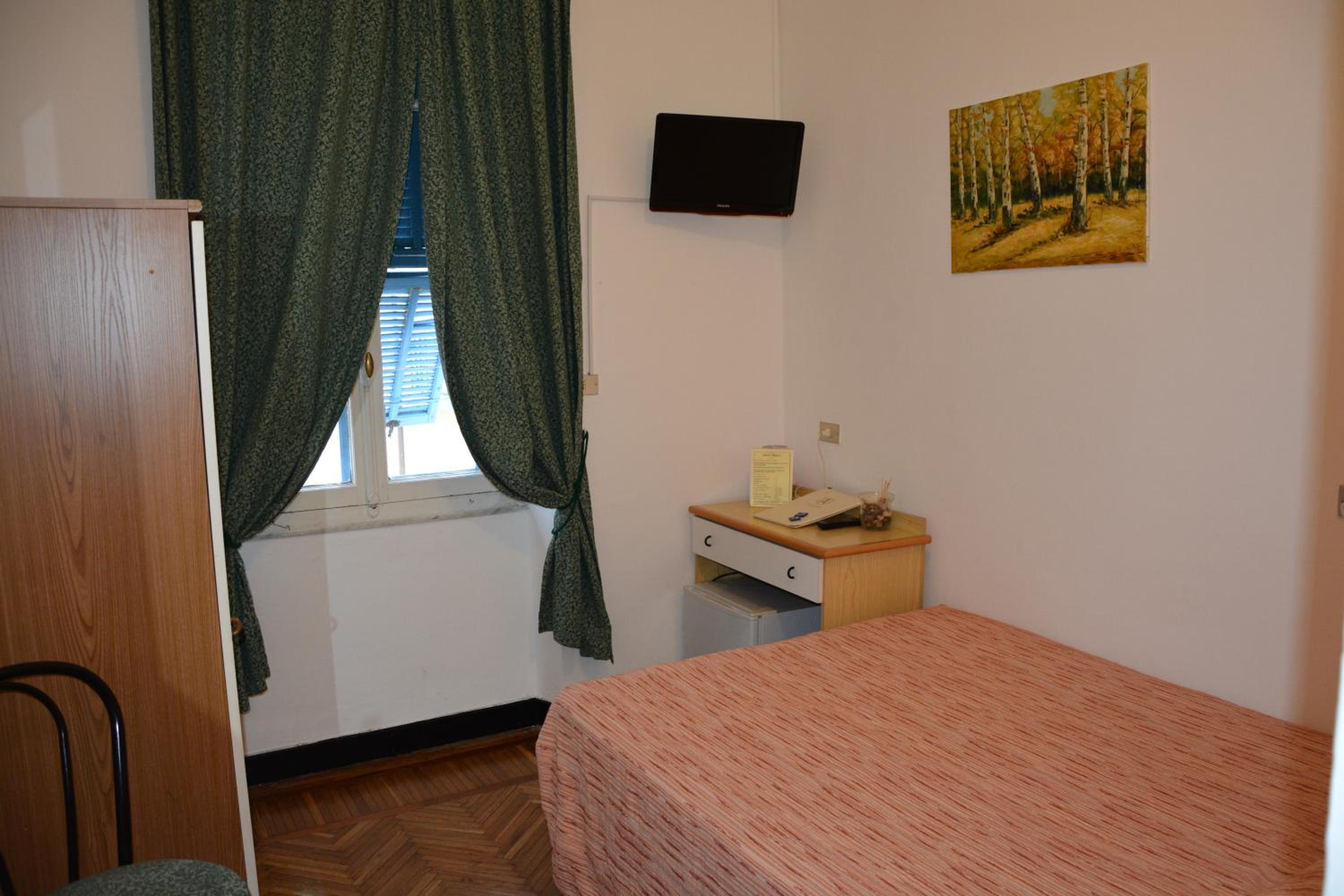 غرفة مفردة بحمام خاص، Hotel Alfieri 4/7