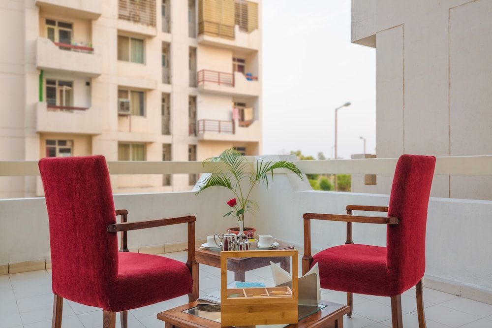 Rosewood Apartment Hotel 20/30