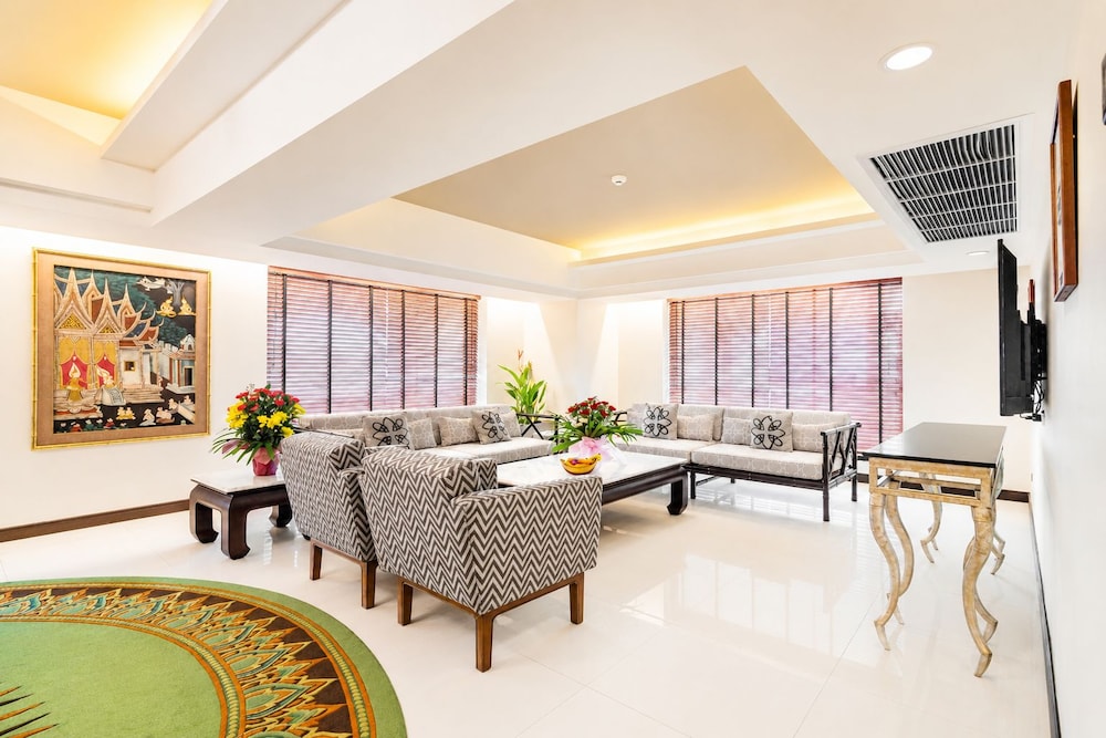 Indra Regent Hotel 57/82
