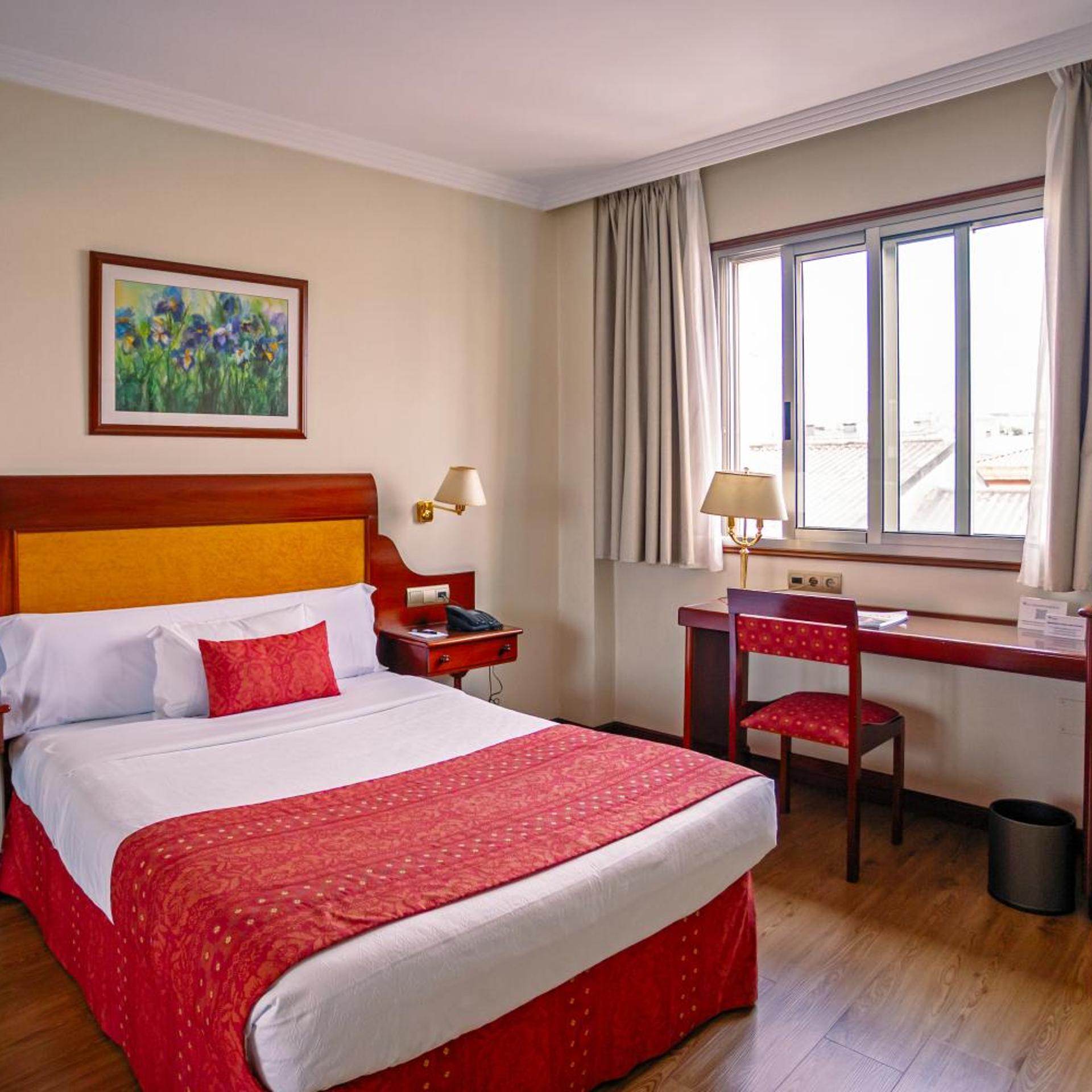 ROOM, SINGLE