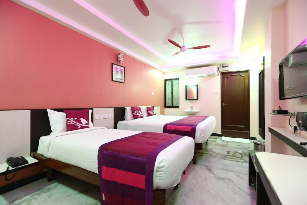 Hotel Lotus 8/42