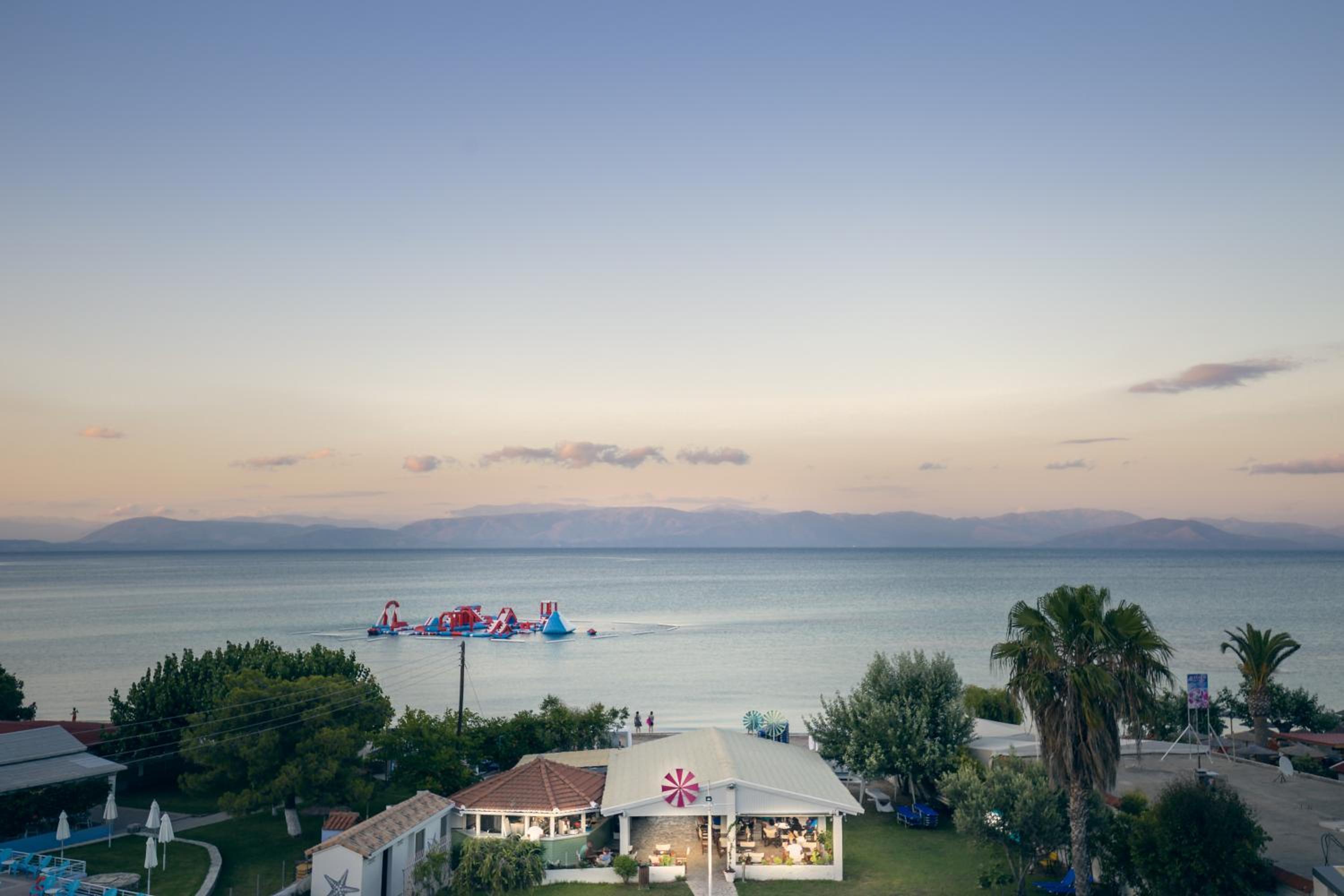 Albatros Hotel 49/54