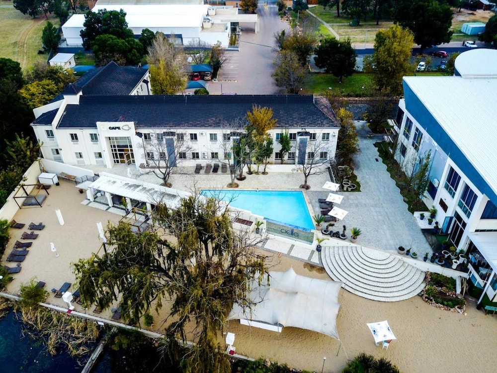 ANEW Hotel & Convention Centre OR Tambo Johannesburg in BENONI