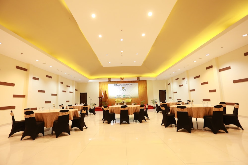 Loji Hotel Solo 54/64