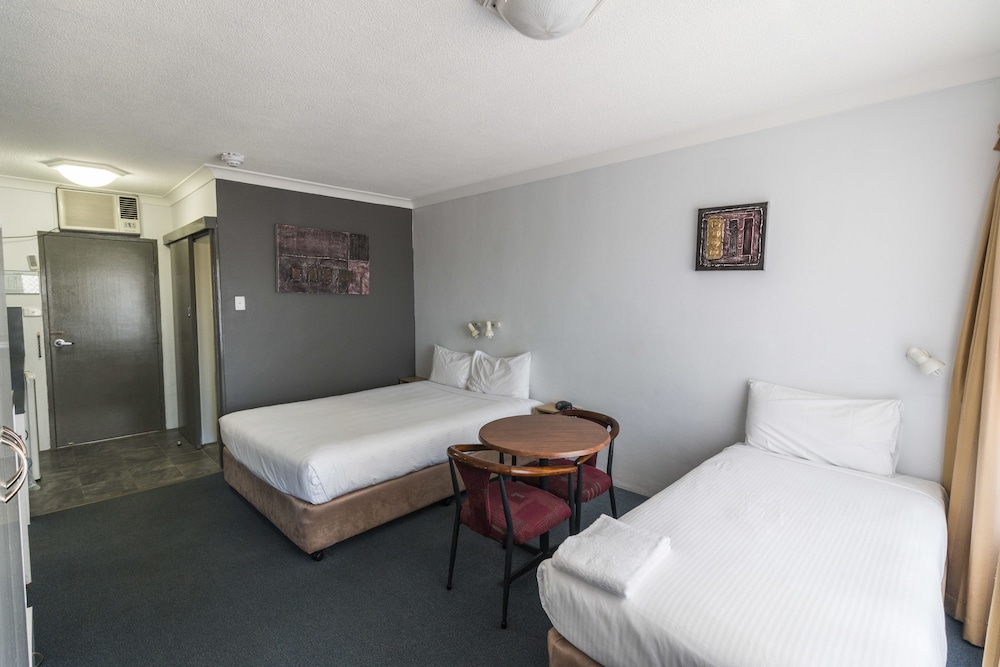 PORT ALOHA MOTEL 16/64