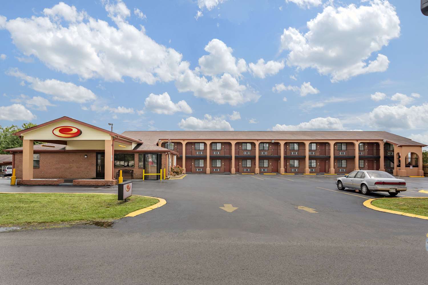 Econo Lodge North Nashville TN 22/24