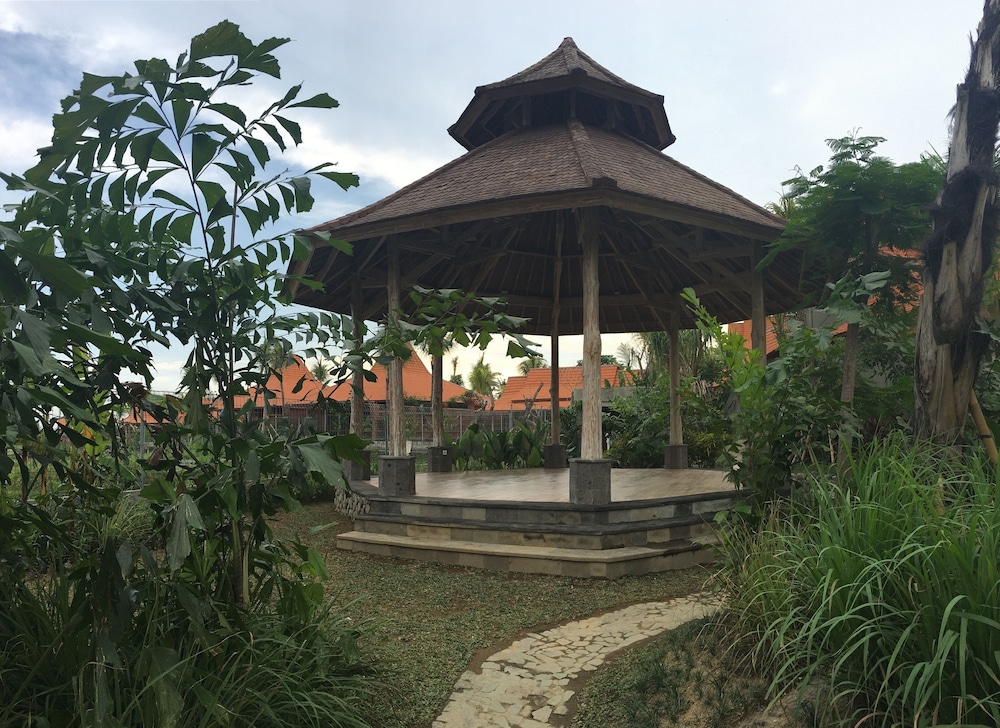 Suarti Boutique Village 3/50
