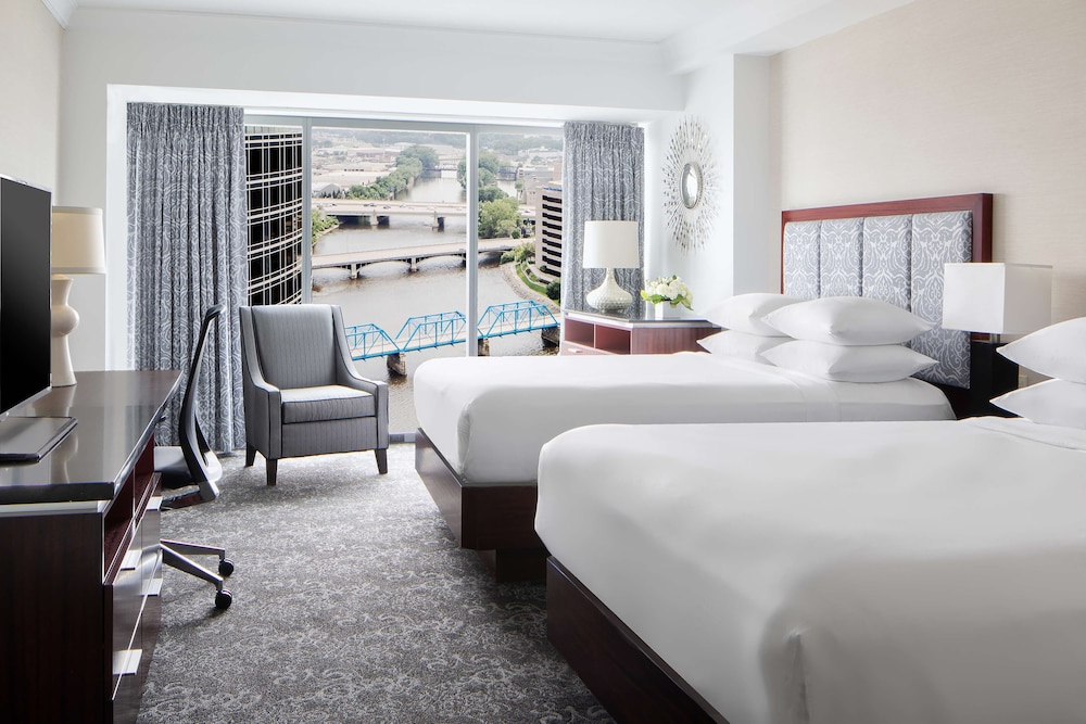 Amway Grand Plaza, Curio Collection by Hilton 23/65