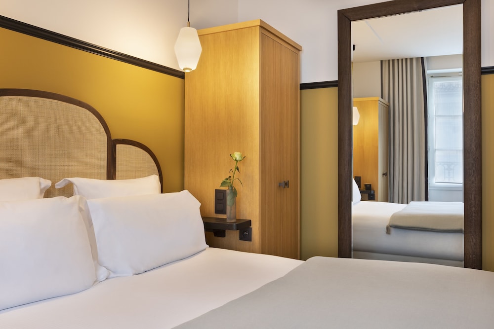 The Chess Hotel 17/44