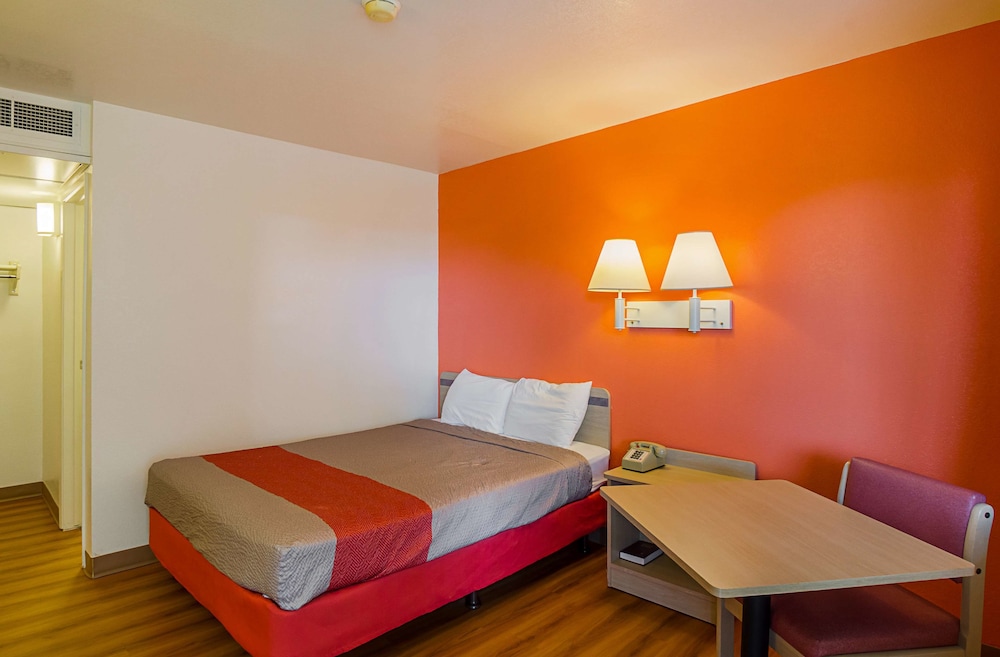 Motel6 Laramie, WY 33/52