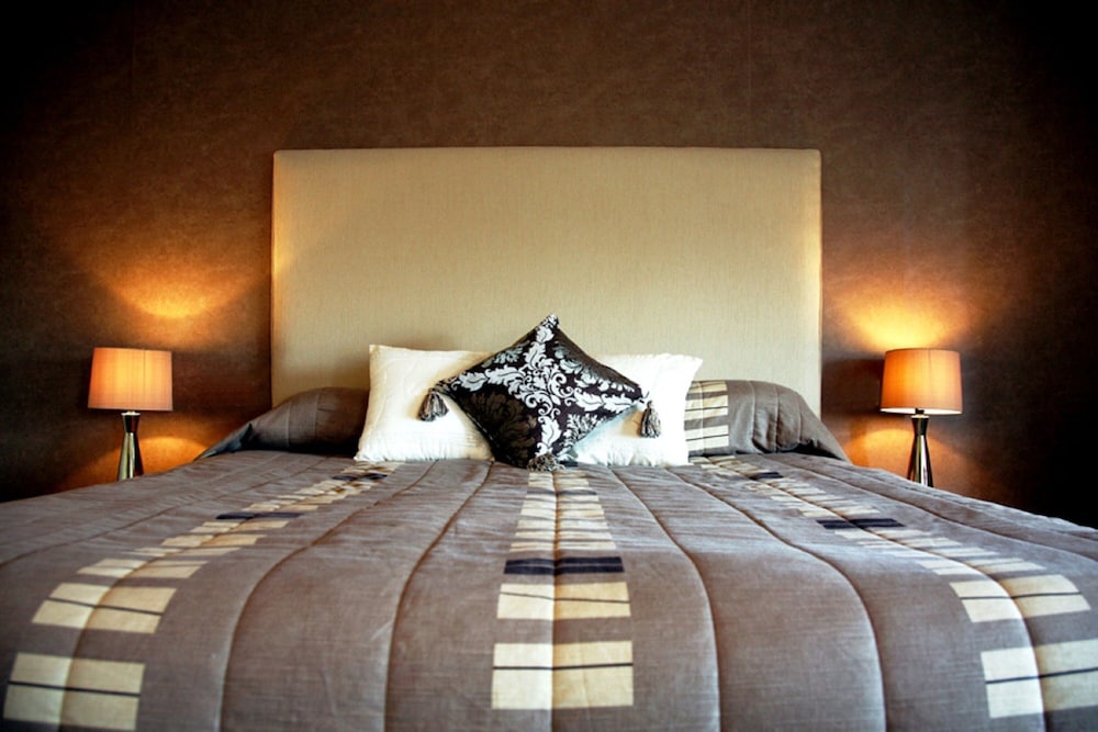 The Tontine Hotel 13/64
