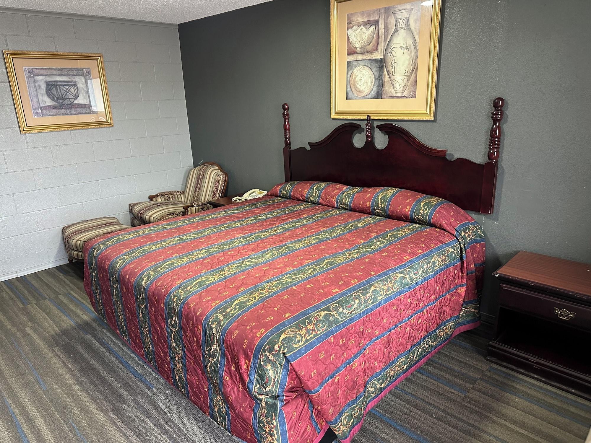 Interstate Inn Express 2/7