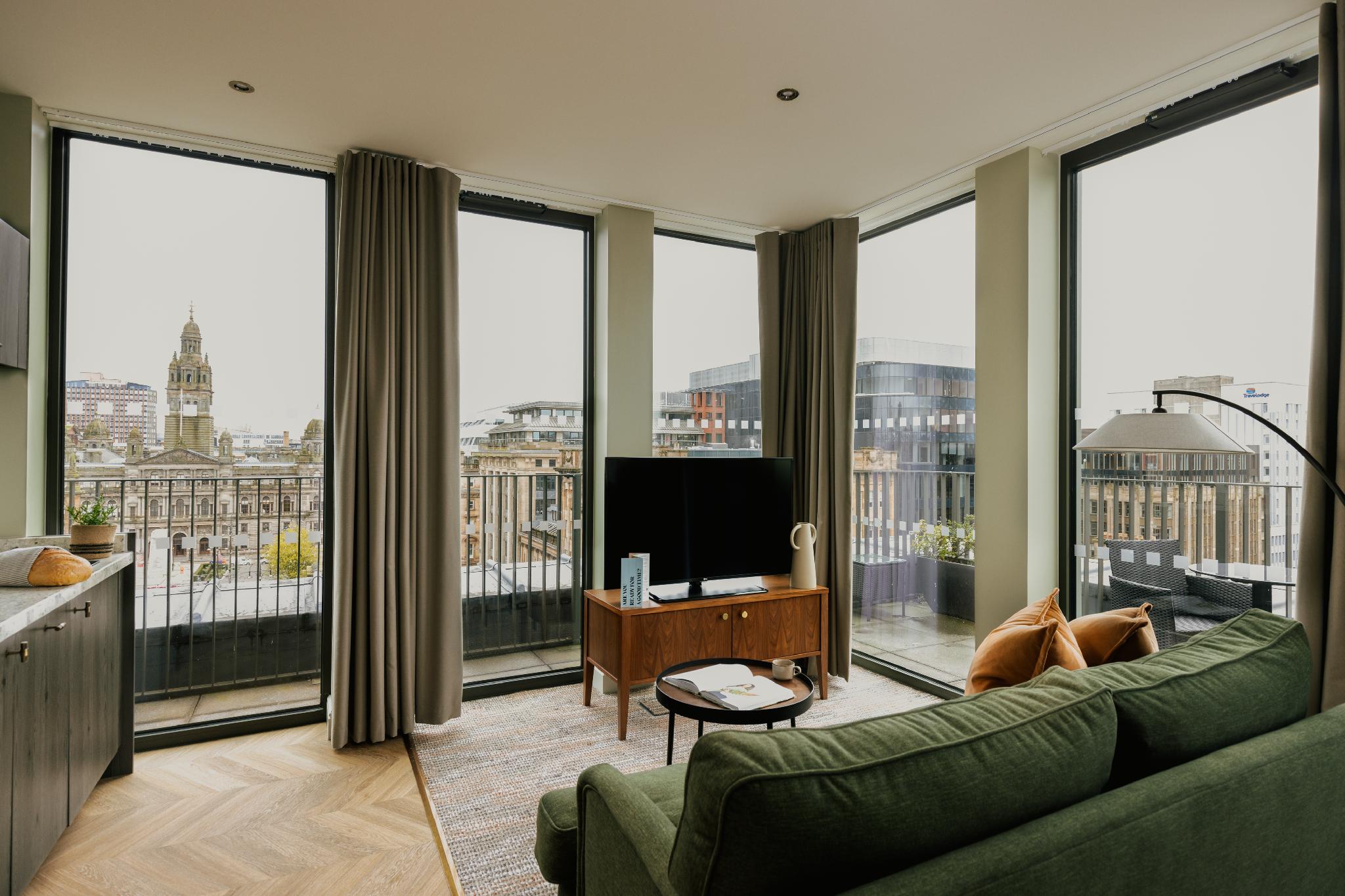 Open Plan, Suite, Sofa